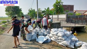 Satgas TMMD ke-120 Kodim 0816/Sidoarjo Laksanakan Normalisasi Sungai di Desa Penambangan