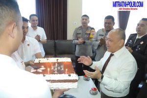 Kapolres Gresik Beri Kejutan di Hari Bhakti Adhyaksa ke-64