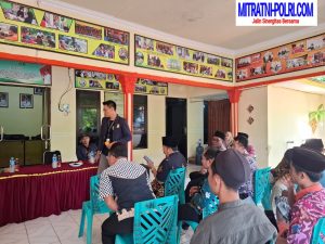 Mahasiswa KKN UTM Memanfaatkan Limbah Tempurung Kelapa Sebagai Bahan Baku Pembuatan Briket di Desa Dungkek Kecamatan Dungkek Kabupaten Sumenep.