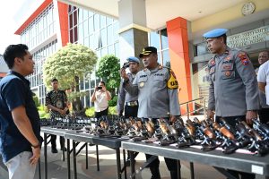 Kapolres Gresik Cek Senjata Api Inventaris Polres dan Polsek Jajaran