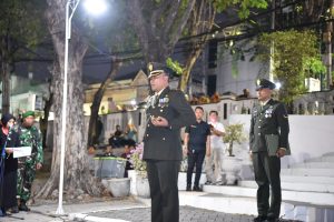 Forkopimda Gresik Gelar Upacara Kehormatan dan Renungan Suci Memperingati HUT RI Ke – 79 di TMP Gresik