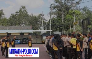Polres Trenggalek Adakan Penurunan Berat Badan Bagi 60 Polisi Bertubuh Gendut / Obesitas