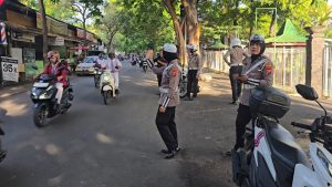 Polwan Gresik Jadi Pionir Patroli Kendarai Motor Listrik Edukasi Ramah Lingkungan