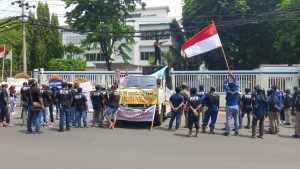 Ratusan Vendor Demo Tuntut PT Barata Indonesia Bayar Hutang Rp 2,4 Triliun yang Mangkrak Sejak 2018, Vendor Terlilit Utang Hingga Bunuh Diri