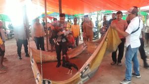 Arena Sabung Ayam di Grebek, Anggota Polsek Woha Amankan Dua Ekor Ayam Aduan.