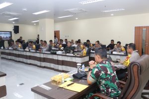 Kapolda Sumsel Irjen Pol Andi Rian R Djajadi, SIK, MH,& Pangdam II/Sriwijaya Mayjen TNI Naudi Nurdika, SIP, MSi,Ikuti Vicon Persiapan Pilkada Serentak 2024 Bersama Kapolri dan Panglima TNI