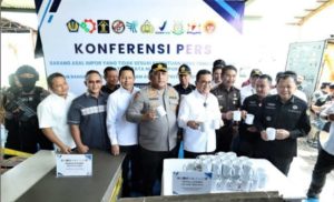 Ungkap Kasus Keramik Ilegal Tanpa Dokumen, Polres Pelabuhan Tg Perak Mendapat Apresiasi dari Menteri Perdagangan RI