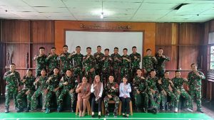 SATGAS PAMTAS RI-PNG YONIF 141/AYJP TERIMA OBAT DARI PUSKESMAS AGATS*