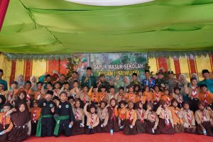 Dapur Sekolah Kodim 0419/Tanjab: Momen Mengejutkan, Dandim Temukan Siswa Tak Bisa Makan Nasi