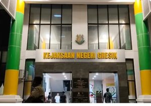 Ketua BPD Roomo Kecamatan Manyar di Tahan Lagi Kajari Gresik atas Dugaan Korupsi Beras CSR PT Smelting