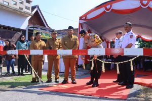 Kapolres Ngawi Bersama Forkopimda Jelang Nataru Resmikan Pos Penjagaan dan Palang Pintu Perlintasan Kereta Api