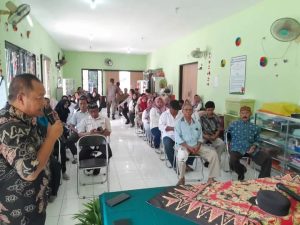 Awal Tahun Kapolsek Dukuh Pakis Pimpin Jum’at Curhat Di Balai RW 04 Dukuh Kupang