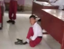 Jangan Buat Anak Saya Kayak Binatang, Karena Nunggak SPP Siswa SD Dihukum Belajar di Lantai