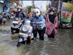 Banjir Kembali Rendam Desa Medaeng dan Bungurasih Sidoarjo Setinggi Lutut, Ini Solusi dari Camat