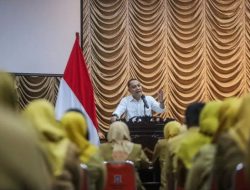 Wali Kota Surabaya Eri Cahyadi Menginstruksikan Kepada Camat Untuk Pembaruan Data Warga Miskin