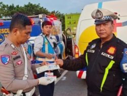 Tol Gempas, Kecelakaan Sopir Truk dan 2 Penumpang Luka Barat