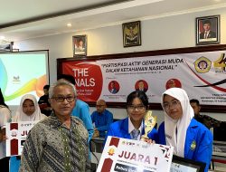 RAIH JUARA KOMPETISI ESAI, UWP BERI APRESIASI KEPADA SISWA SMA