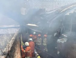 Tujuh Kamar Kos di Simo Gunung Kramat Timur Surabaya Ludes
