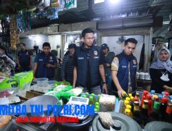 Polres Gresik Pantau Harga dan Stok Bahan Pokok Jelang Ramadhan 1446 H Sidak Pasar Tradisional dan Modern di Gresik