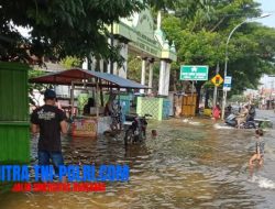 Banjir Belum Surut, Jalan Boboh dan Morowudi Gresik Ditutup Sementara
