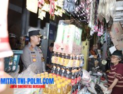 Kapolres Lamongan Bersama Dinas Perdagangan Sidak Pasar Sidoharjo, Pastikan Harga dan Stok Bahan Pokok Stabil Jelang Idul Fitri