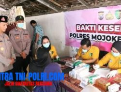 Polisi Gelar Pemeriksaan Gratis dan Salurkan Beras ke Warga Miskin Kota Mojokerto