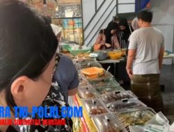 Temukan Makanan Basi, Petugas Saat Sidak Makanan Takjil Pinggir Jalan