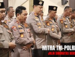 Polres Lamongan Gelar Shalat Gaib dan Doa Bersama untuk Tiga Personil Polri yang Gugur di Way Kanan