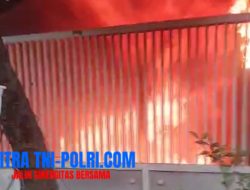 Diduga Korsleting AC, Rumah di Wiyung Surabaya Kebakaran