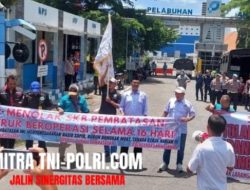 Sopir Truk Ancam Blokade Akses Banyuwangi Menuju Bali