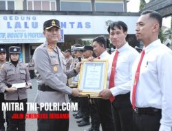 Sertijab Kapolsek Jajaran Polres Lamongan dan Pemberian Penghargaan pada Anggota Berprestasi