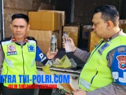 Polisi Gagalkan Pengiriman Ribbuan Miras Ilegal di Tol Surabaya-Mojokerto
