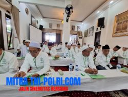Pengasuh Ponpes Internasional AL ILLIYIN Bersama Para Kyai Gelar Kunjungan ke Habib Lutfi bin Yahya di Pekalongan
