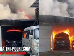 Mobil Mewah Terbakar Dalam Garasi di Sidosermo Surabaya, 10 Damkar Dikerahkan