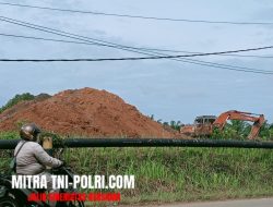 Diduga Ilegal Aktivitas Galian C Milik MR Beroperasi di Jalan Lintas Ujung Bantu – Petapahan, APH Kecolongan