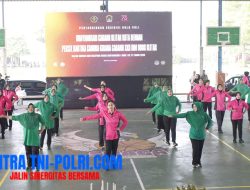 Pertandingn Persahabatan Bola Voly Persit Kodim 0808/Blitar VS Bhayangkari Polres Blitar Kota Semarakkan HKGB Ke – 73