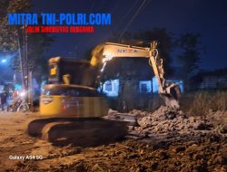 Diduga Urukan Ilegal dan APH Tutup Mata di Jalan Raya Putatlor Kecamatan Menganti Gresik di Kerjakan Malam Hari.
