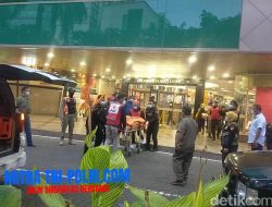 Pria Paruh Baya Jatuh Dari Lantai 4 Tunjungan Plaza Surabaya
