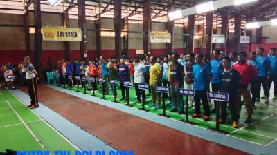 Pertandingan Bulutangkis Semarakkan HUT Bhayangkara ke-79 Polda Papua Tengah