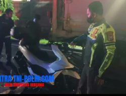 Truk Parkir Ditabrak Mahasiswa hingga Tewas di Krian Sidoarjo