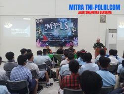 Wasbang Bati tuud Koramil 0830/19 Karangpilang Membangun Generasi Muda yang Disiplin dan Nasionalis