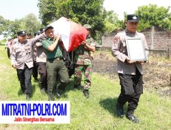 Polres Gresik Berduka Suasana Haru Iringi Pemakaman Aipda Syaiful Arif, Wakapolres Gresik Pimpin Penghormatan Terakhir