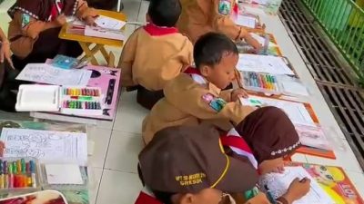 UPT SDN 219 Gresik Peringati Hari Pramuka ke-64 : Satyaku Kudarmakan Darmaku Kubaktikan