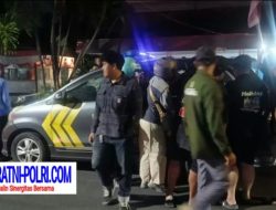 Ditendang Korban, Tiga Pelaku Jambret Ditangkap Warga di Jalan Raden Patah Sidoarjo