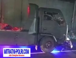 Motor Tabrak Truk di Pintu Keluar SPBU Janti Waru Sidoarjo