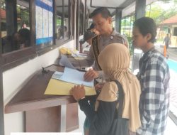 KB Samsat Surabaya Selatan: Polantas Menyapa, Anggota Samsat Surabaya Selatan Tunjukkan Pelayanan Humanis kepada Wajib Pajak