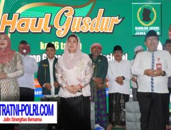 Yenni Wahid dan Senator Lia Istifhama Hadiri Haul ke-16 dan Gelar Kepahlawan Gus Dur di Taman Bungkul