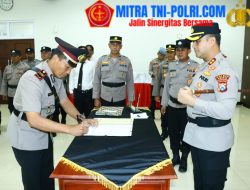 Kapolres Gresik AKBP Ramadhan Pimpin Sertijab Lima Kapolsek Jajaran, Layani Masyarakat dengan Hati