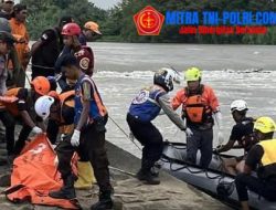 Gegerkan Sungai Brantas, Mayat Misterius Bugil Terjebak Pusaran DAM Sipon