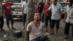 Kepergok Curi Accu Truk, Pria Asal Surabaya Diamuk Warga di  Jombang